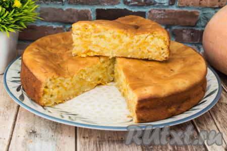 Шарлотка с тыквой на кефире