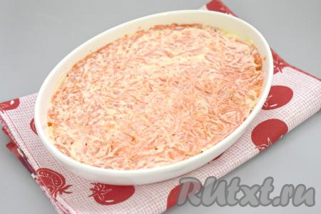 Этот слой тоже смазываем хорошо майонезом.