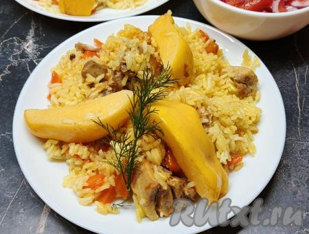 Плов с курицей и айвой