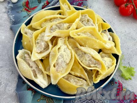 Макароны "Ракушки" с фаршем в сливочном соусе на сковороде