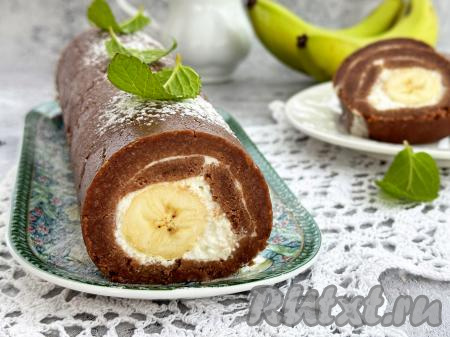 Рулет из печенья и банана без выпечки
