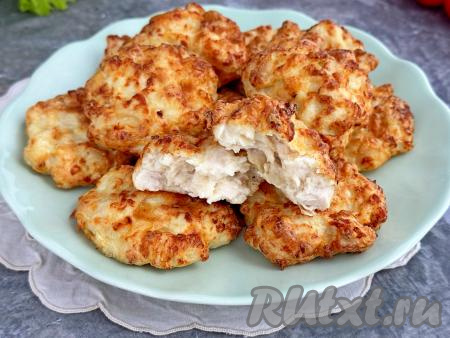 А вот как аппетитно выглядят в разломе рубленные котлеты из куриного филе, запечённые в аэрогриле. Угощайтесь!