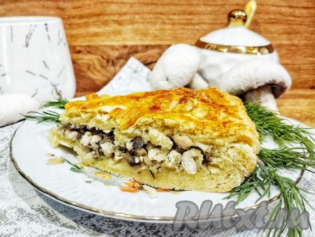 Пирог с грибами и курицей из дрожжевого теста