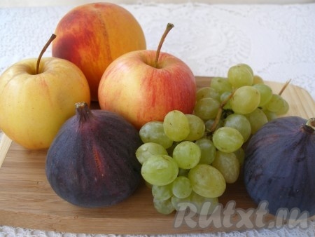 Для салата фрукты вымыть и обсушить.