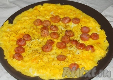 Омлет с сосисками