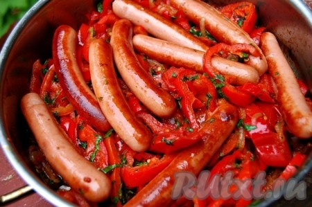 Сосиски с овощами