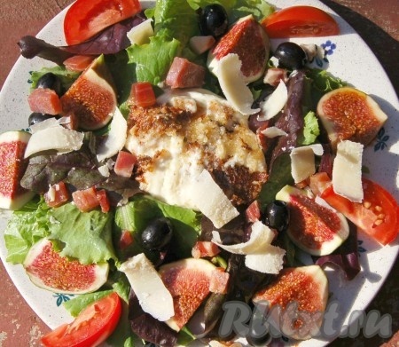 Салат с инжиром