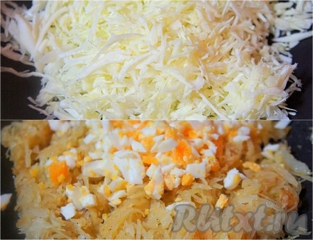 Тем временем приготовим начинку для капустного пирога. Капусту тонко нашинковать, добавить соль и специи по вкусу. Обжарить на сковороде в течение 5 минут с добавлением растительного масла. Добавить немного воды, тушить ещё 15-20 минут на среднем огне под крышкой до готовности капусты. По желанию можно положить мелко нарезанное отваренное вкрутую яйцо, перемешать. Начинка для пирога готова.
