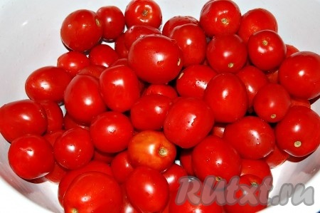 Помидоры вымыть.