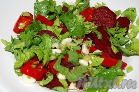 Перемешаем полученную овощную смесь.