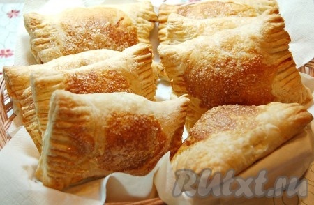 Пирожки с яблочным повидлом