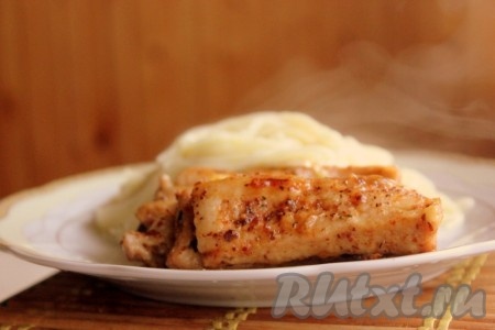 Спагетти отварить в большом количестве подсоленной воды. Подавать спагетти со свиными ребрами горячими.&nbsp;
