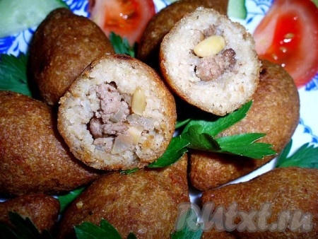 Подаем куббе с овощами. Приятного аппетита!