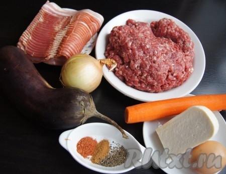 Все что нам потребуется для приготовления мясного террина в беконе.
