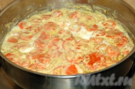 Перемеать и тушить все вместе 15 минут.