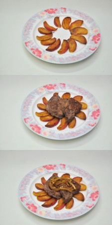 При подаче блюда на стол сначала выкладываем яблоки. Затем печень и сверху лук.



