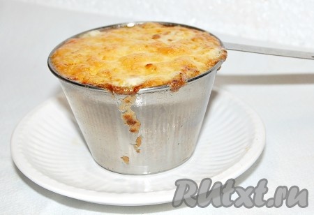 В духовке держать до красивого зарумянивания сыра, примерно 15 минут.