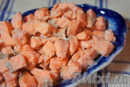 Рыбу вытащить предварительно шумовкой.