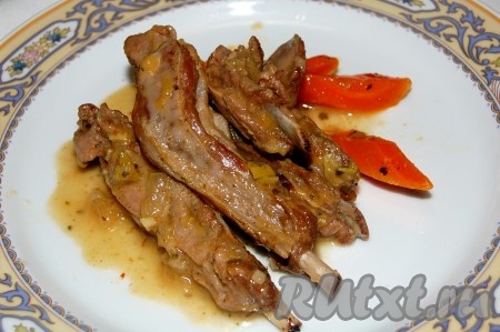 Можно раскладывать по тарелкам и начинать трапезу. 