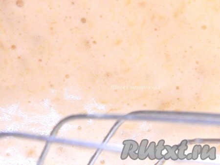 Я сюда же добавляю часть сахара.
