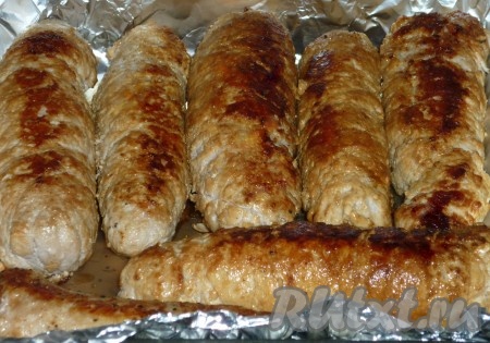 Выложить рулеты в форму для запекания.