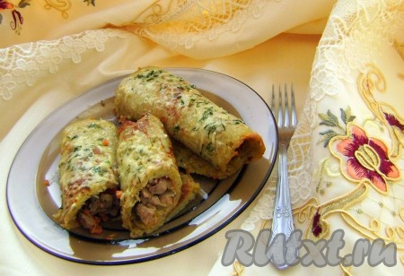 Вкусные, нежные картофельные рулетики готовы.
