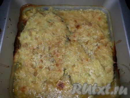 Наша наивкуснейшая семга, запеченная под необычным соусом бешамель с манго и чесноком, готова!
