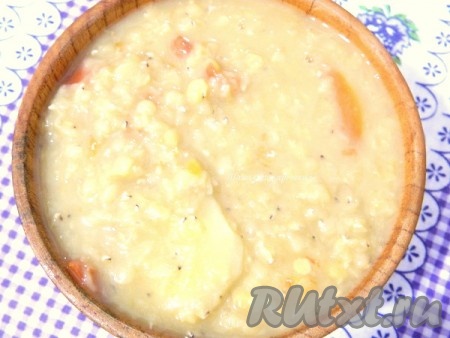 Варим еще 15 мин и чечевичный суп готов. Его можно подавать. В моей семье любят этот суп пюрированным, но это на ваше усмотрение.
