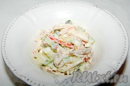 Салат "Алёнка" с крабовыми палочками и шампиньонами