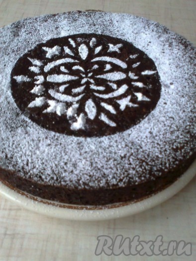 Постный шоколадный манник с изюмом и орехами