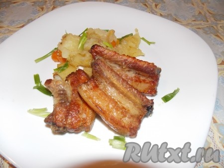 Картошка, запеченная с ребрышками