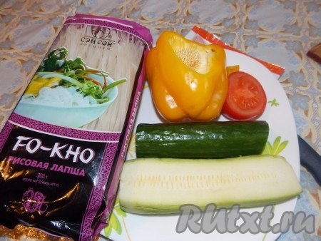 Ингредиенты для приготовления рисовой лапши с овощами