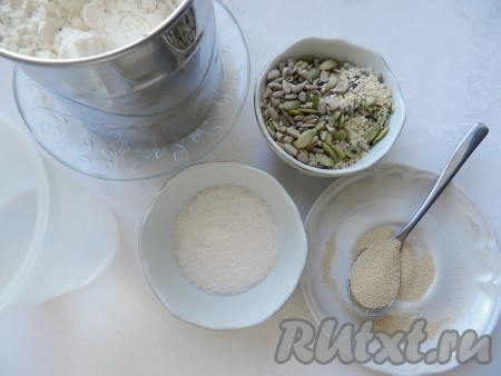 Ингредиенты для приготовления французских багетов