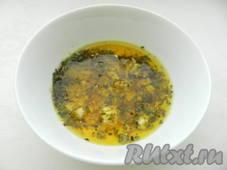 Добавить горчичное масло, перемешать.