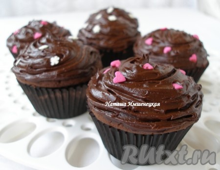 Аппетитные шоколадные капкейки готовы.

