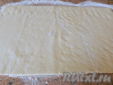 Слоеное тесто разморозить.