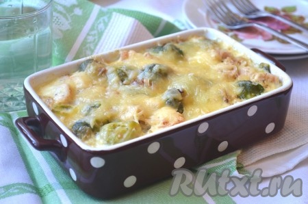 Запеканка с брюссельской капустой и куриным филе