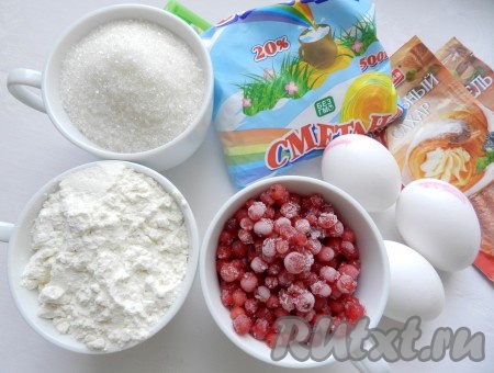 Ингредиенты для приготовления пирога с замороженными ягодами