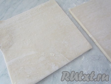 Тесто разморозьте при комнатной температуре.