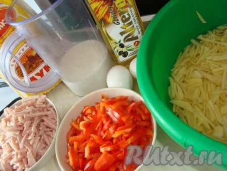 Ингредиенты для приготовления пирога на блинном тесте с картофелем, ветчиной и сладким перцем