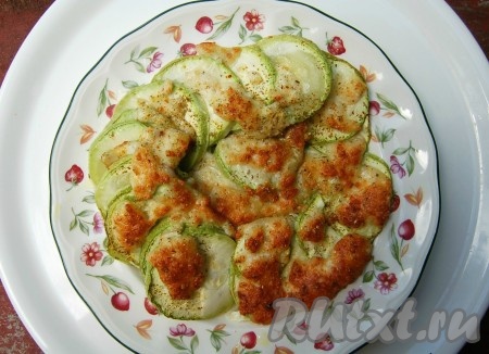 Кабачки с моцареллой в духовке