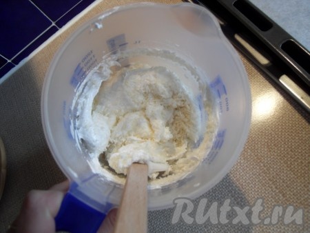 Масса должно быть, как густая сметана.