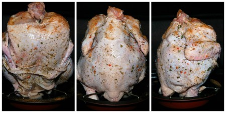 На подставку "надеть" курицу и отправить ее в заранее нагретую до 200 градусов духовку.
