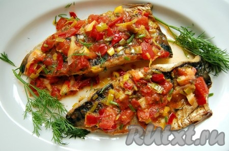 Скумбрия с овощами