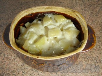 И запеченная картошка с мясом.