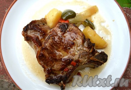 Мясо на косточке  в духовке