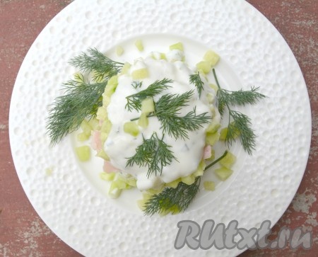 Салат с ветчиной, картофелем и огурцом