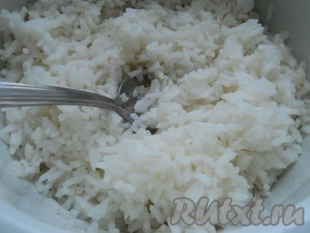 Рис отварить до полуготовности.