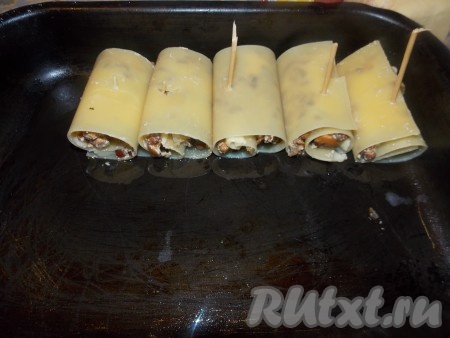 Вот так примерно выглядели только что начиненные рулеты.