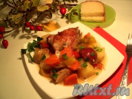 Куриные окорочка с овощами 